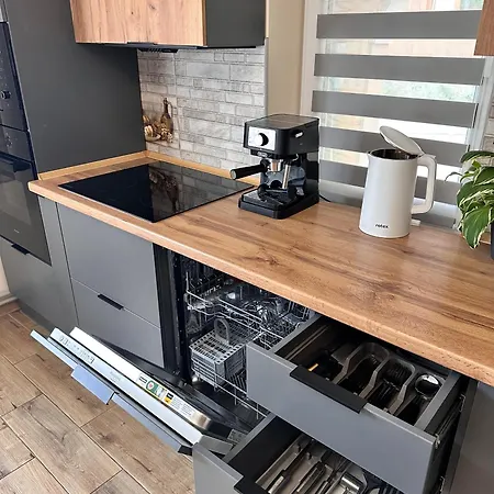 N V New View Yaremche