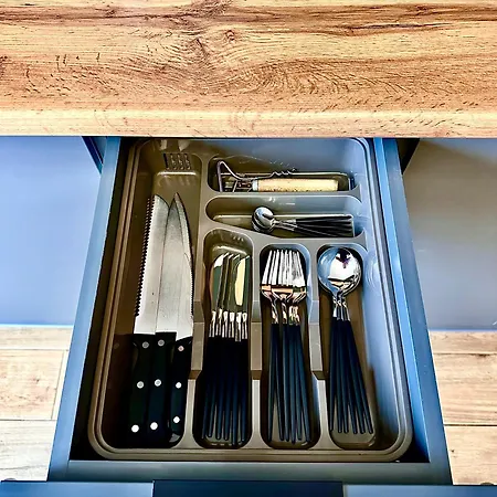 N V New View * ירמכה